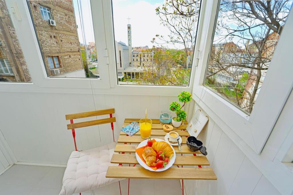 Cozy 1-Bedroom Flat In The Very Center Of София Экстерьер фото