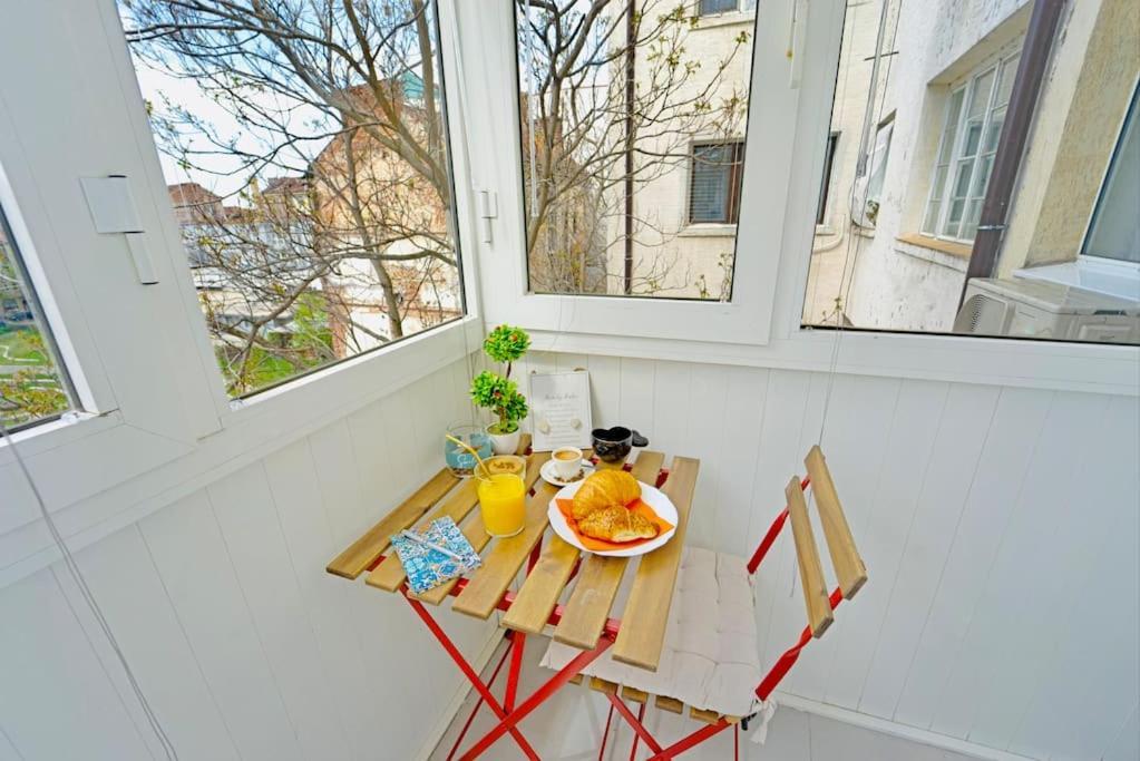 Cozy 1-Bedroom Flat In The Very Center Of София Экстерьер фото
